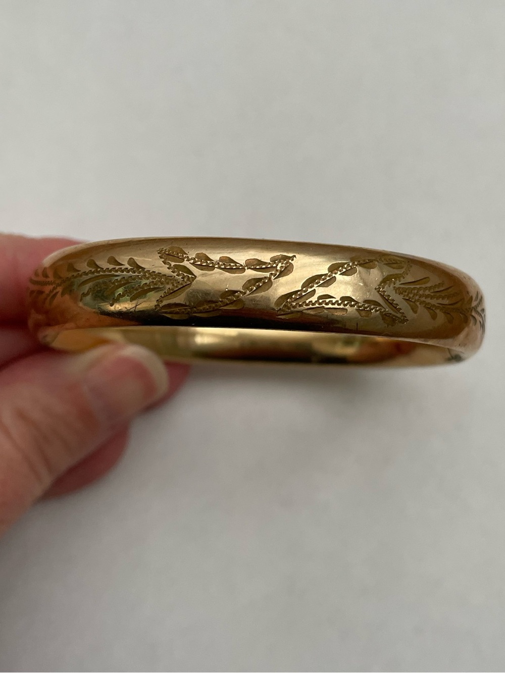 12K Yellow Gold Filled Bangle Bracelet Etched Diamond Cut Leaf Pattern 1-20 G.F.